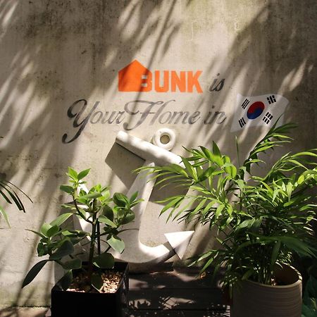 Bunk Guesthouse Hongdae Сеул Экстерьер фото