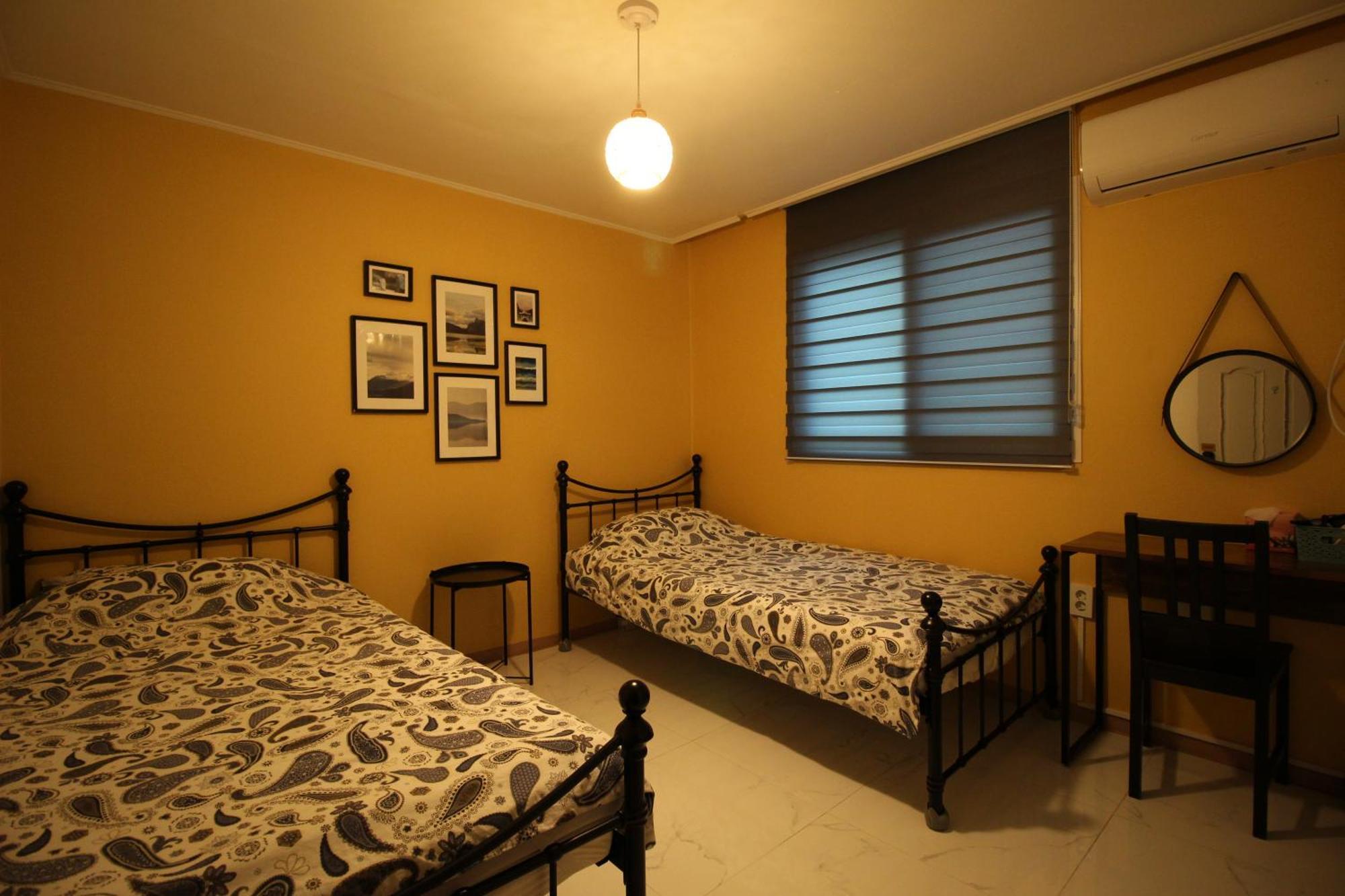 Bunk Guesthouse Hongdae Сеул Номер фото