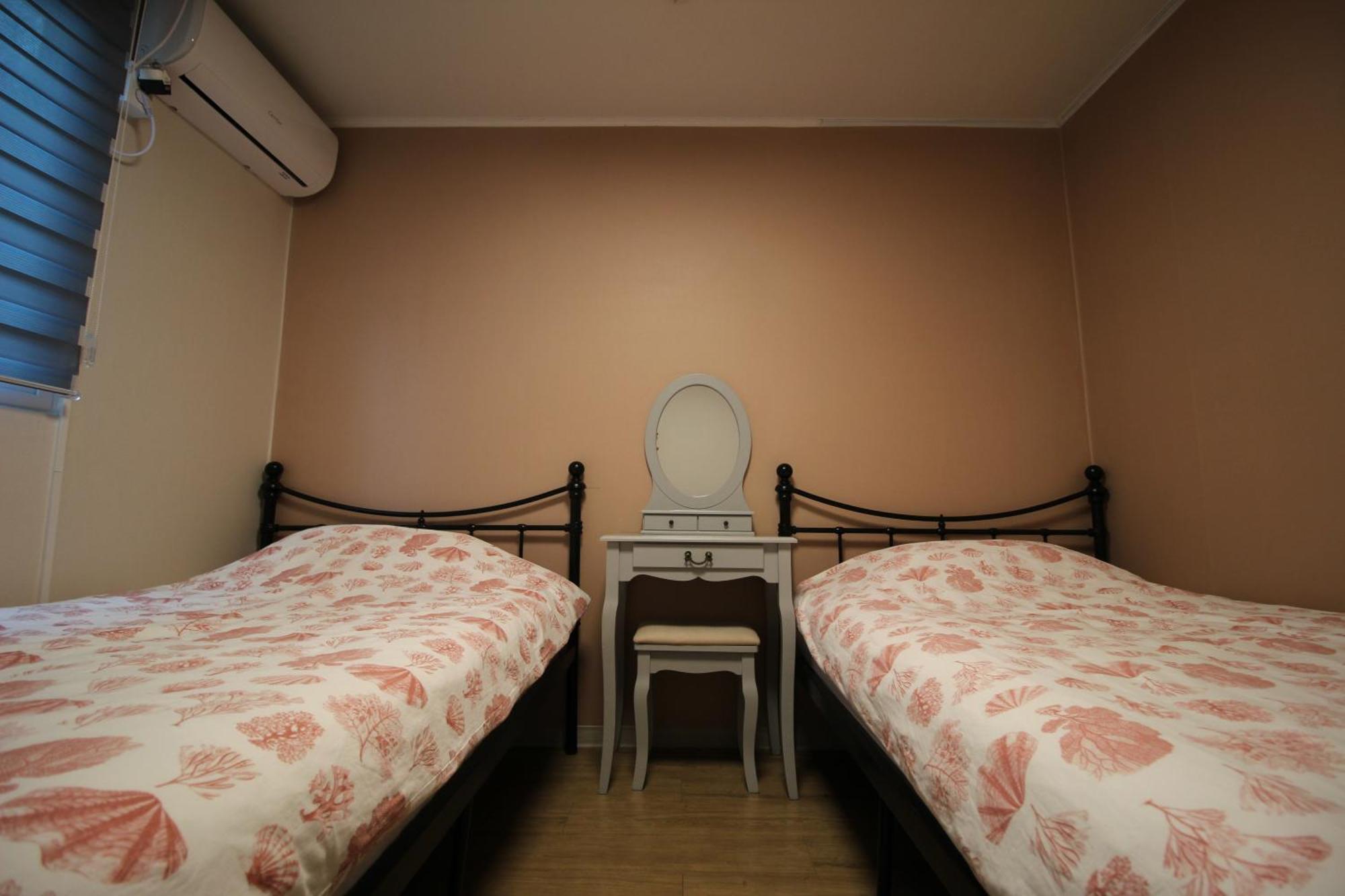 Bunk Guesthouse Hongdae Сеул Номер фото