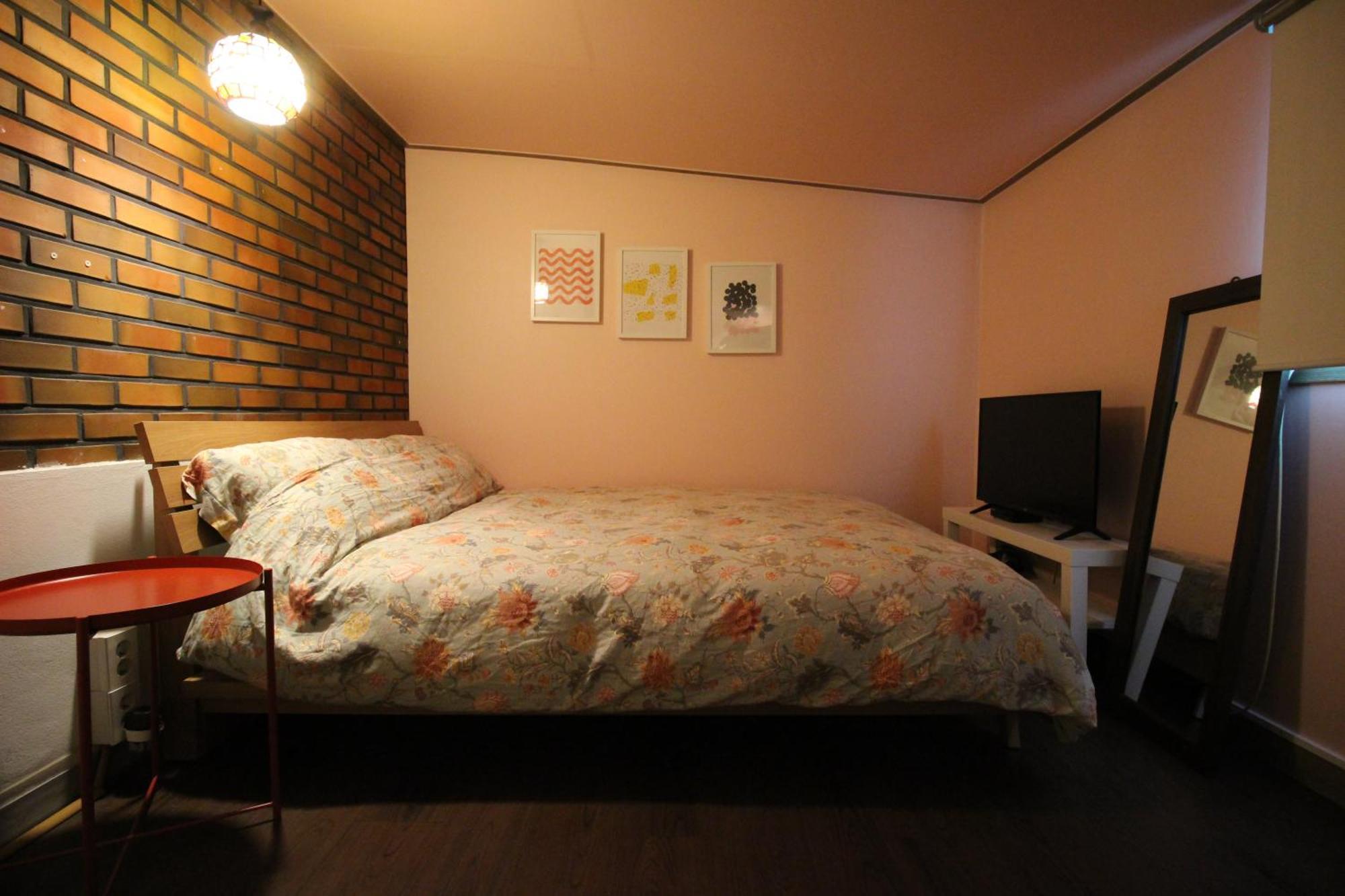 Bunk Guesthouse Hongdae Сеул Номер фото