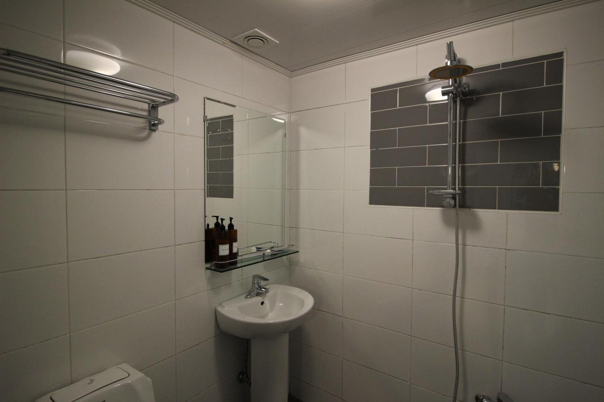 Bunk Guesthouse Hongdae Сеул Номер фото