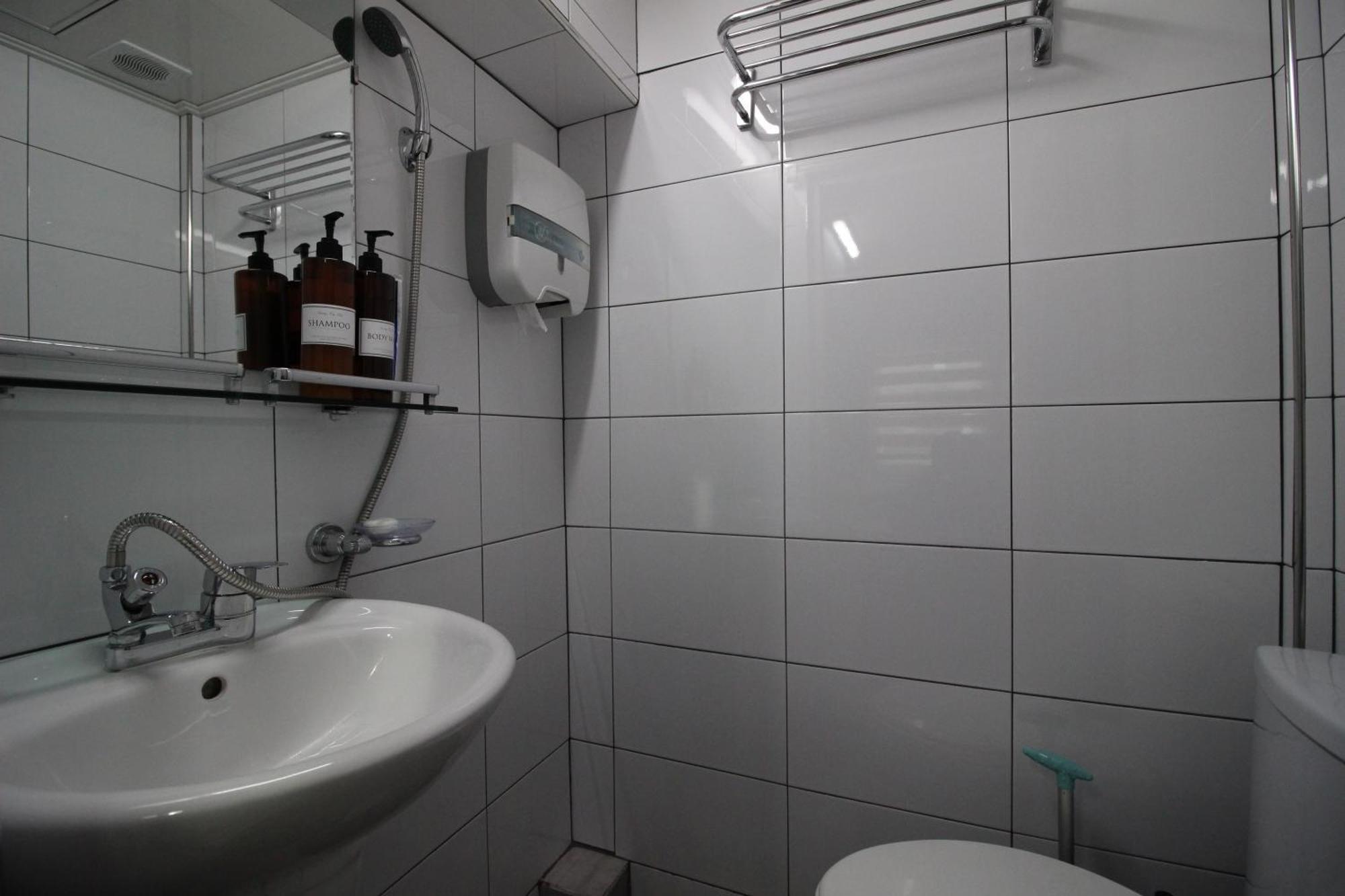 Bunk Guesthouse Hongdae Сеул Номер фото