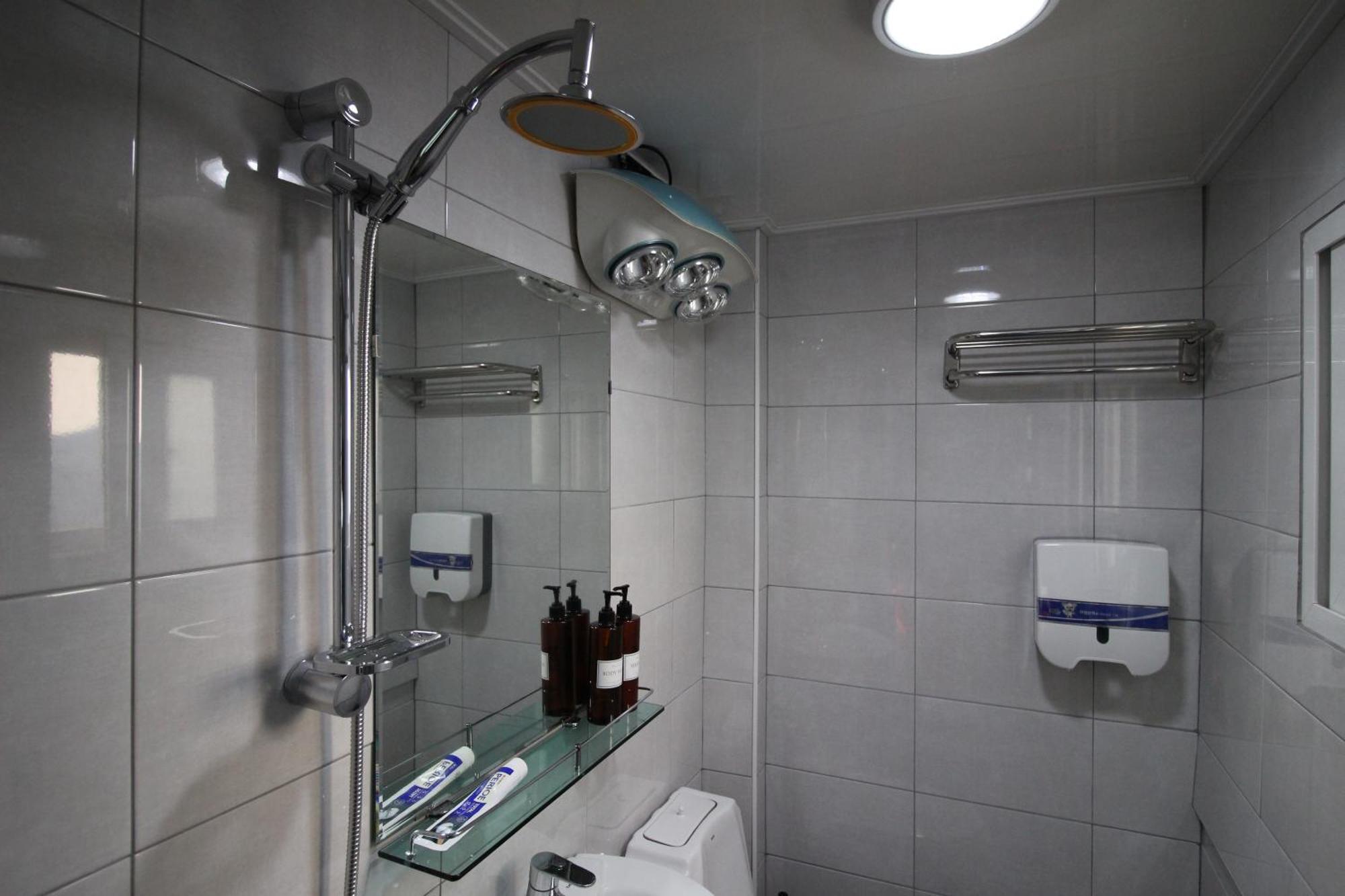 Bunk Guesthouse Hongdae Сеул Номер фото
